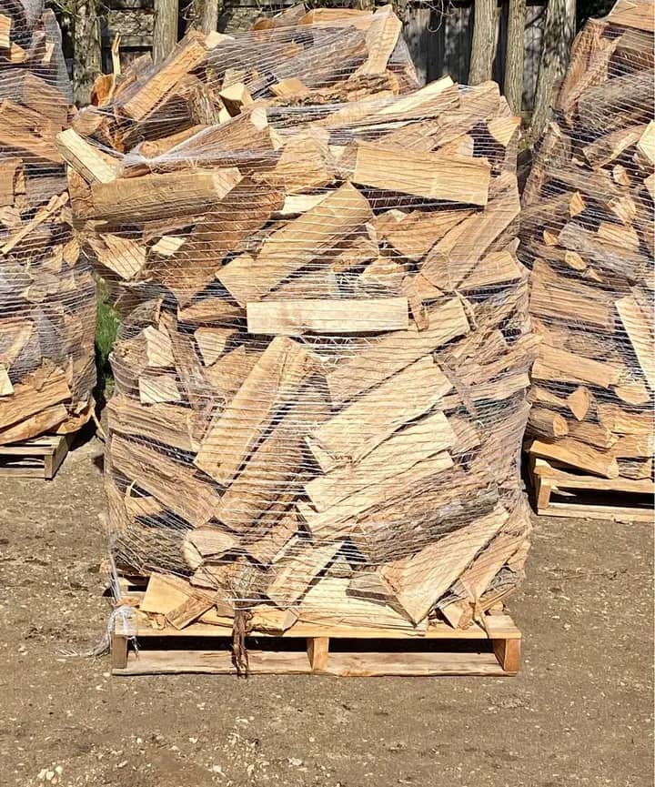 DRY, SPLIT FIREWOOD - MAPLE AND OAK